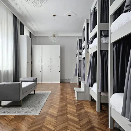 Albergue The Host Parma