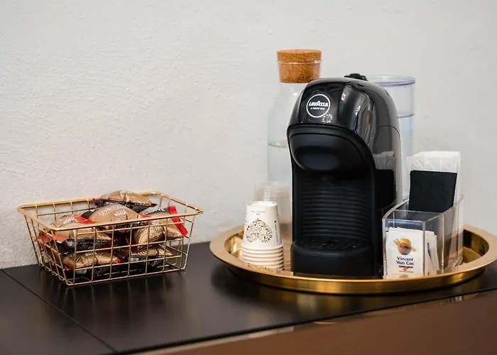 Hostel The Host Parma